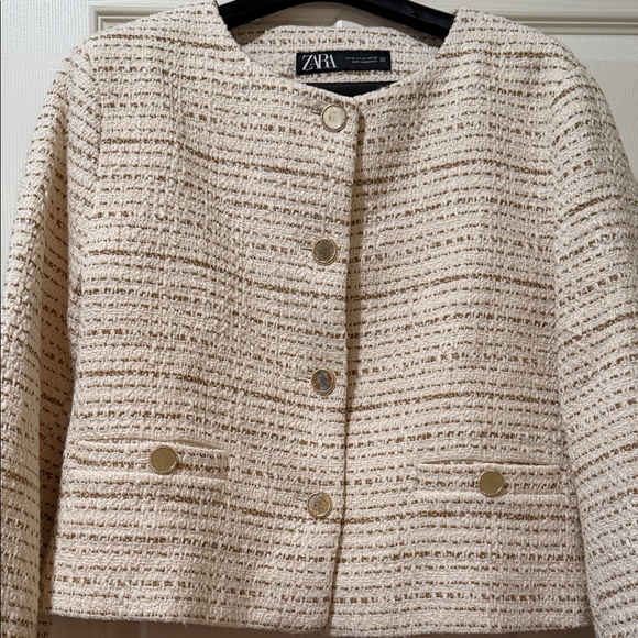 Zara Jackets & Blazers - Zara Cream Tweed Cropped Jacket with Gold Buttons